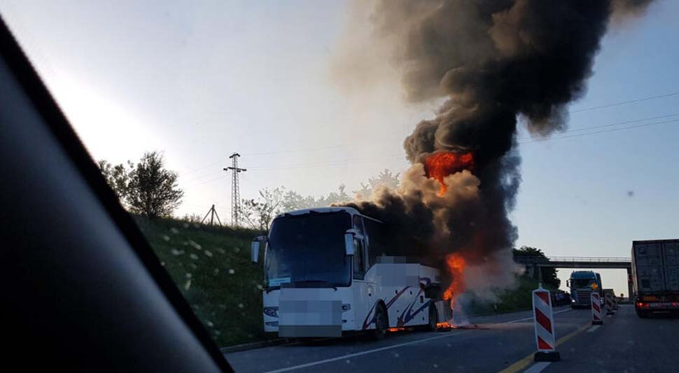 pozar autobus.jpg